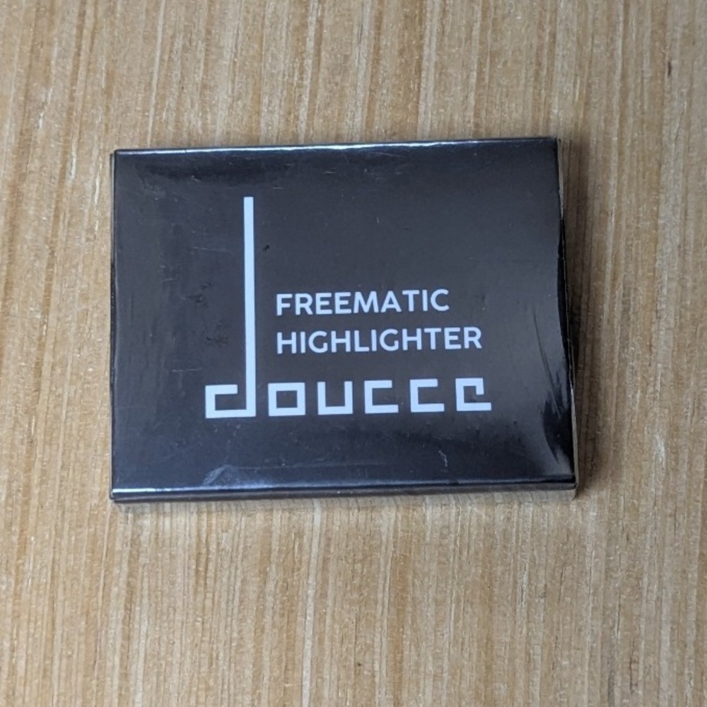 Doucce Freemantic Highlighter‎ Glisten New